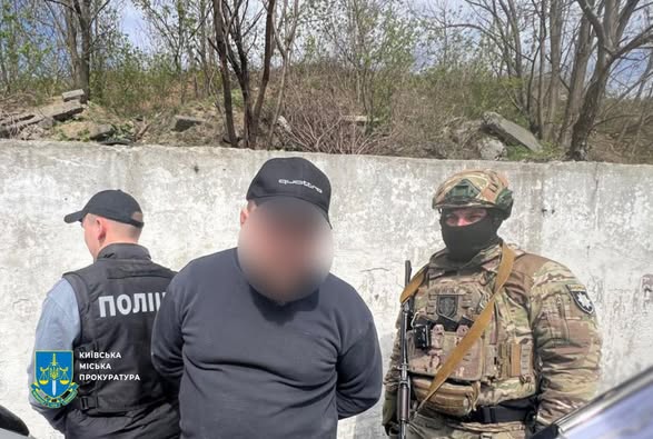 50sht - 50 тис доларів США за виїзд за кордон: у Києві затримали організатора схеми - rai.ua