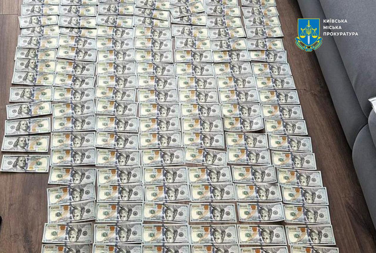 50sht2 - 50 тис доларів США за виїзд за кордон: у Києві затримали організатора схеми - rai.ua