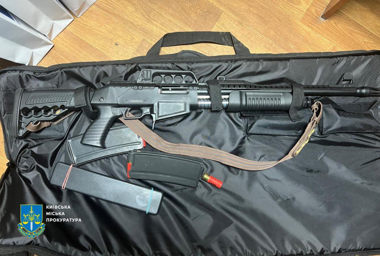 50sht4 - 50 тис доларів США за виїзд за кордон: у Києві затримали організатора схеми - rai.ua