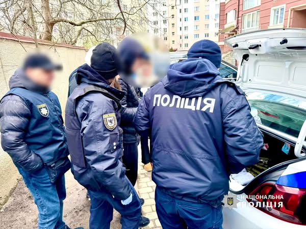 kradi - Правоохоронці Прикарпаття затримали серійного квартирного злодія - rai.ua