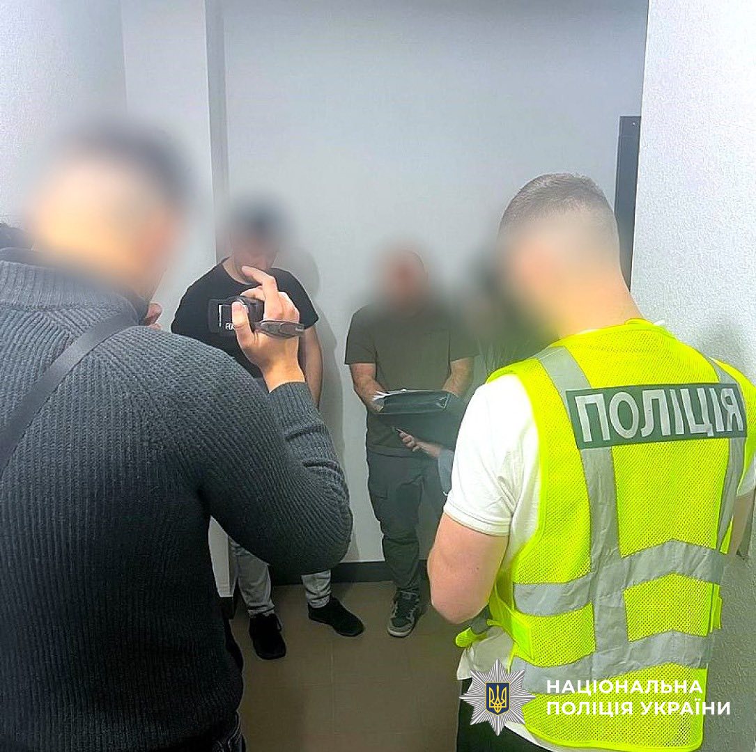 802 - Ошукав на 80 тисяч доларів: прикарпатські поліцейські затримали шахрая - rai.ua
