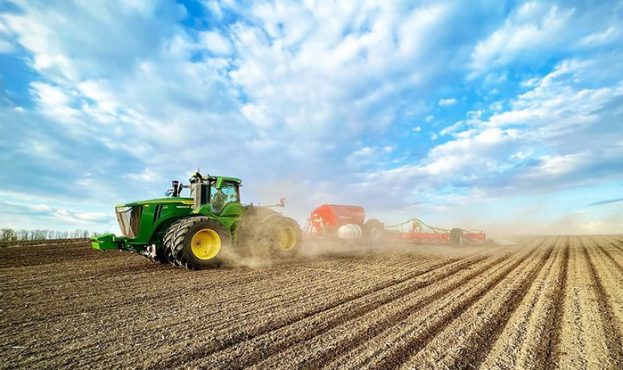Аграрії Прикарпаття оновлюють техніку в рамках «Зроблено в Україні»