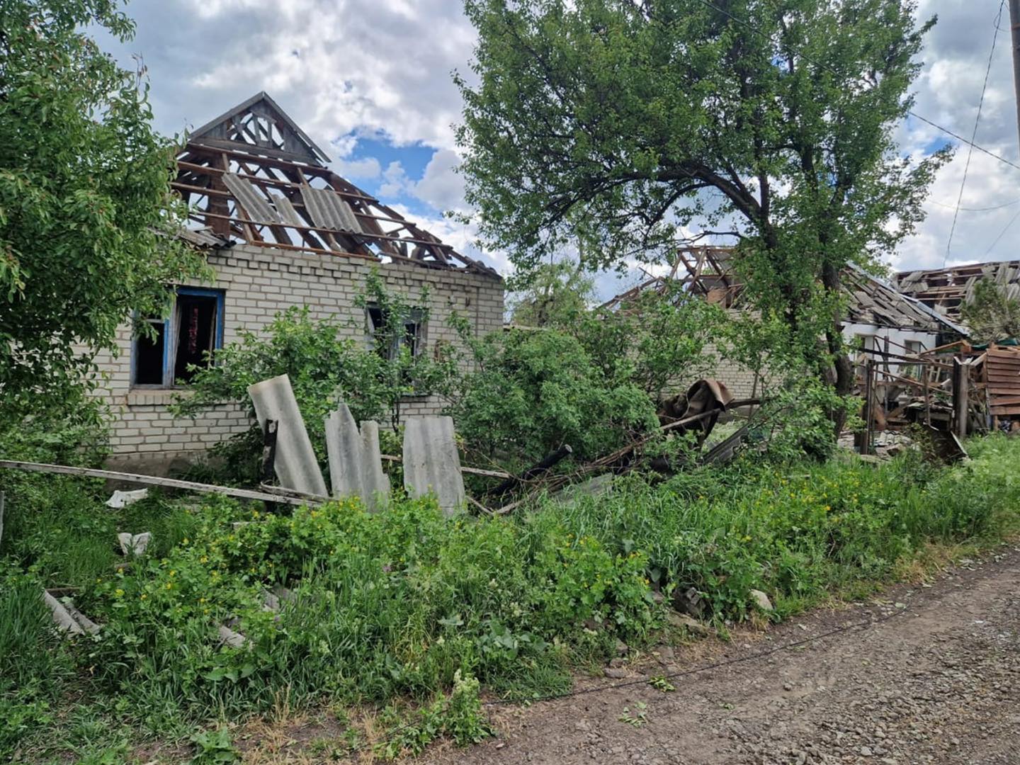 donch - Одна загибла та п'ятеро поранених – наслідки ворожих обстрілів півночі Донеччини - rai.ua