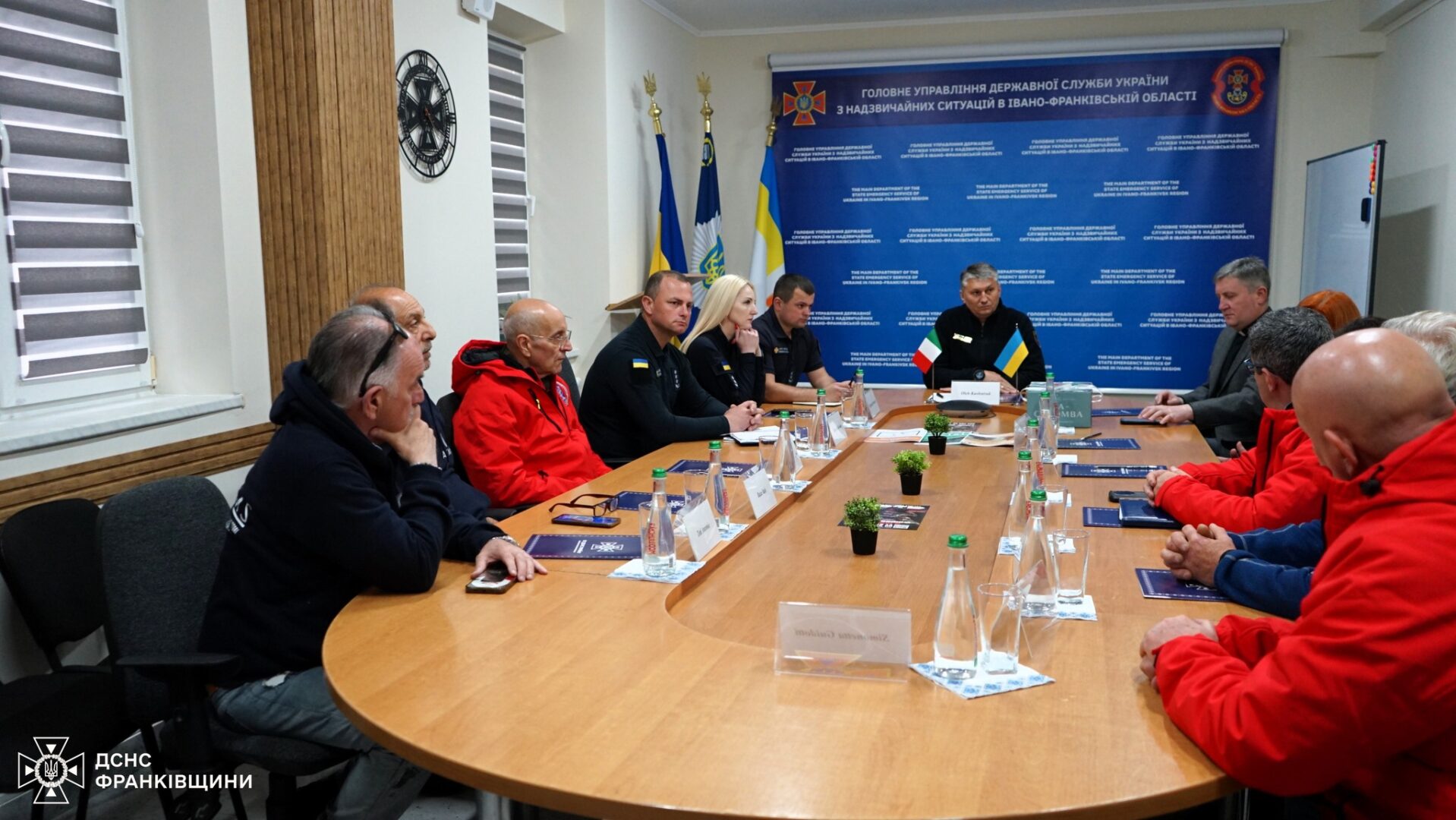dyy - Італійська делегація відвідала рятувальників Івано-Франківщини - rai.ua