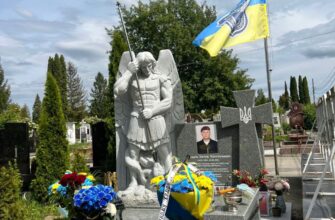 Поліцейські Прикарпаття вшанували пам’ять загиблого спецпризначенця