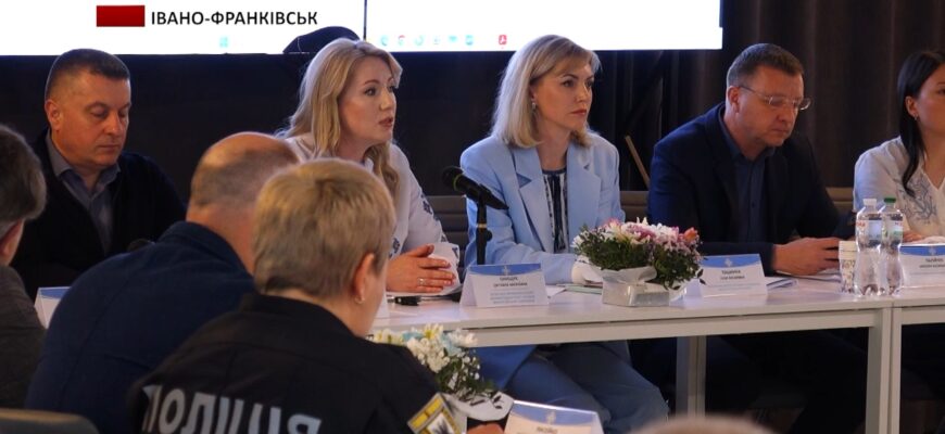 kongres - В Івано-Франківську відбувся Конгрес влад при Президентові. Відео - rai.ua