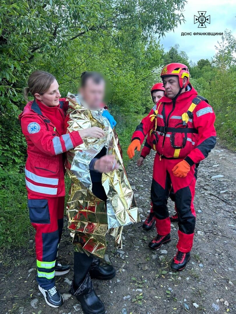 koni2 - Рятувальники врятували чоловіка на річці Прут - rai.ua