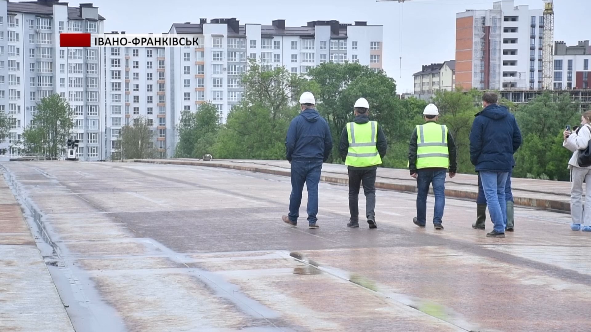 mist9 - Руслан Марцінків пройшовся по Галицькому мосту на Пасічній - rai.ua