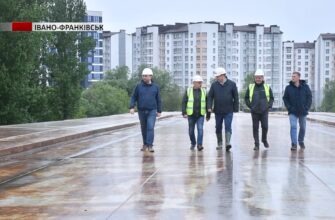 Руслан Марцінків пройшовся по Галицькому мосту на Пасічній