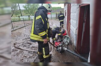 Вогонь, вода й буревії - рятувальники ліквідовували наслідки на Прикарпатті. Відео