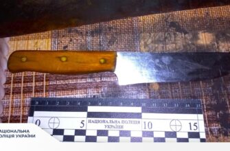 Ударив ножем сусіда: поліцейські Івано-Франківщини затримали підозрюваного