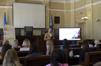 В Коломиї проводять студії освітніх управлінців. Відео