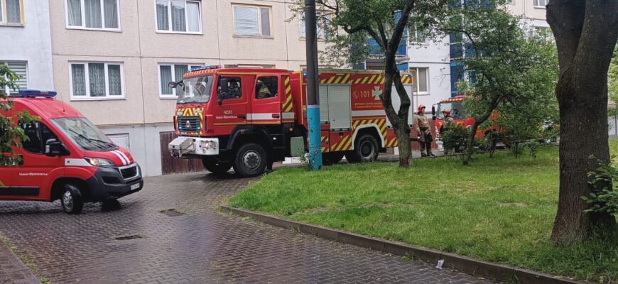 Івано-Франківськ: по вулиці Хіміків задимілась квартира