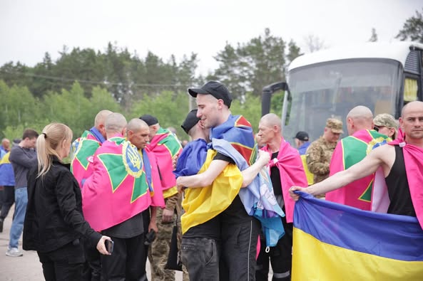 polon8 - Масштабний обмін: 303 українці повернулися додому з полону - rai.ua