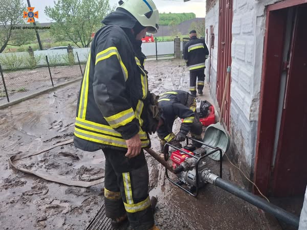 prie - Негода на Рогатинщині: рятувальники ліквідовують наслідки стихії - rai.ua