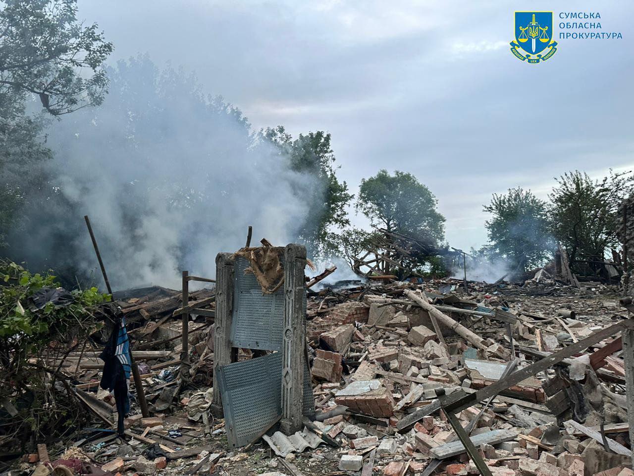 sum3 - На Сумщині загиблий та поранена унаслідок нічної атаки безпілотників. Фото - rai.ua
