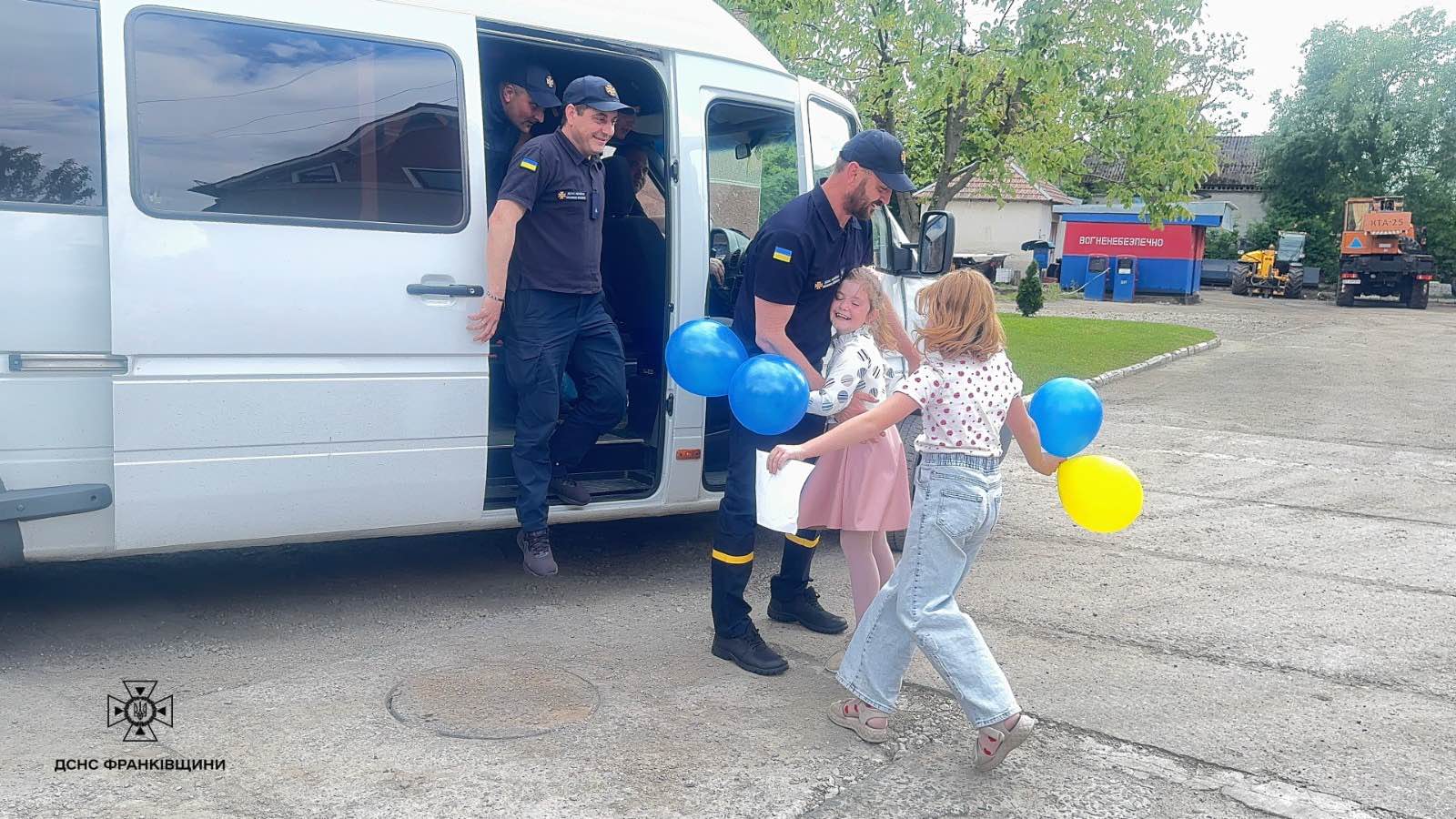 syny3 - Прикарпатські рятувальники повернулися з ротації з Сумщини - rai.ua