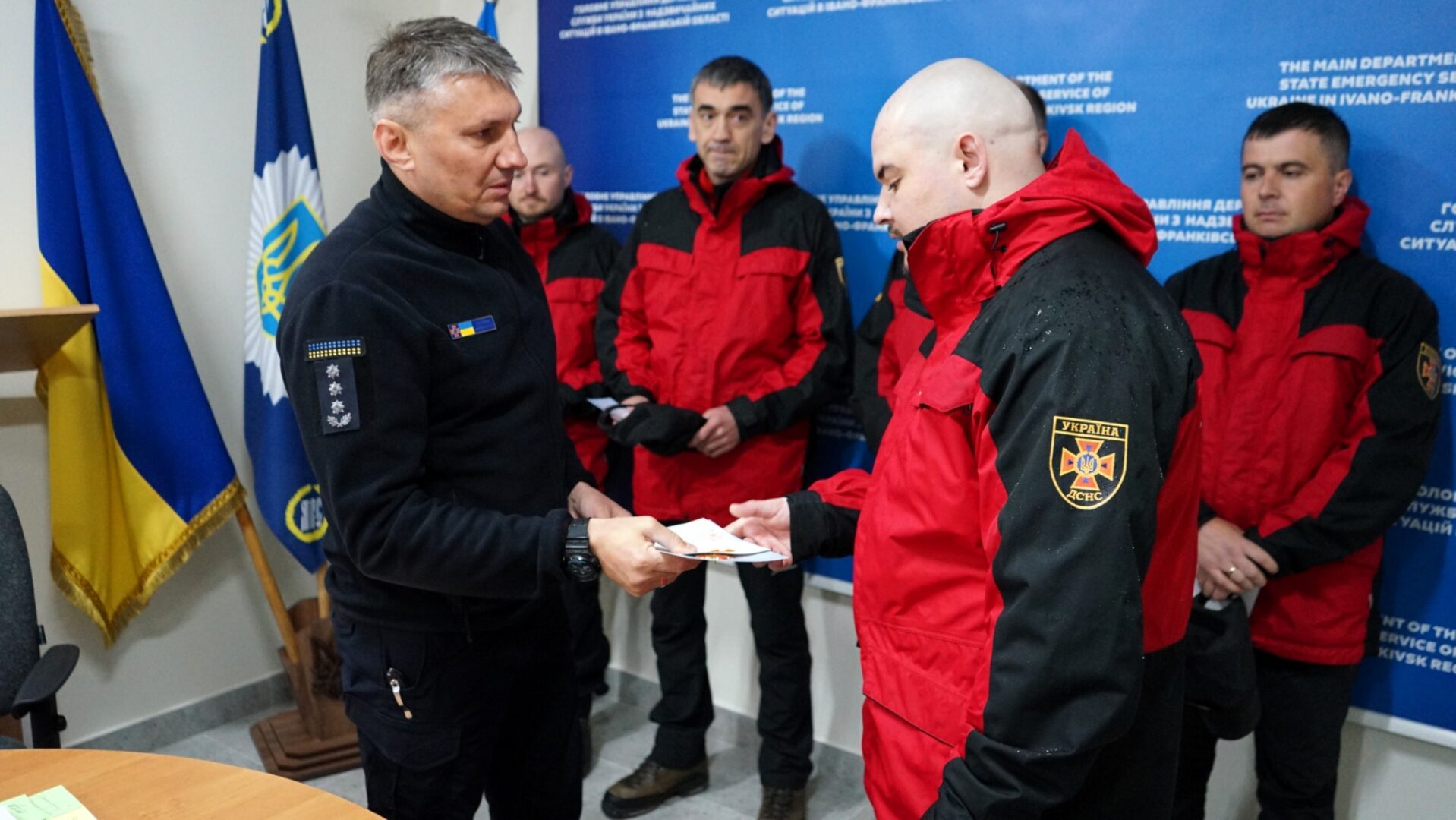 vidz - Герої Карпат: п’ятеро гірських рятувальників нагороджені за відвагу - rai.ua