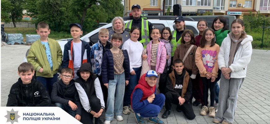 Коломийські поліцейські провели пізнавальний урок для дітей