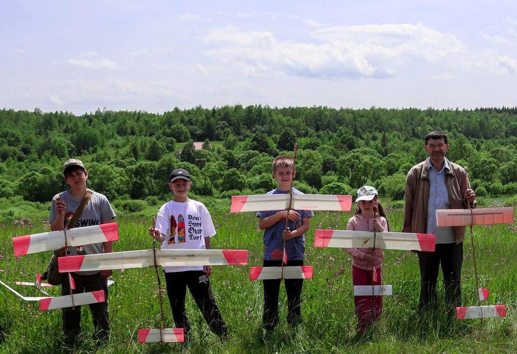 avi3 - 5 команд Прикарпаття змагались за першість з авіамоделізму - rai.ua