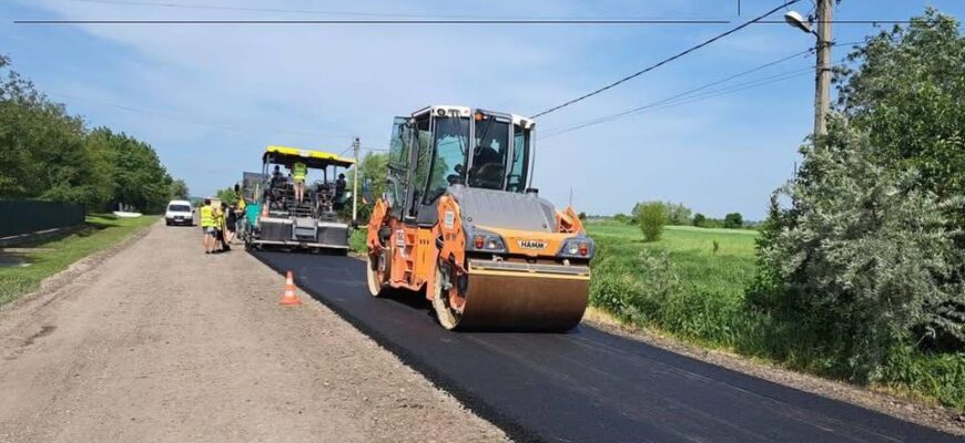 Дорожні служби продовжують працювати на автошляхах області