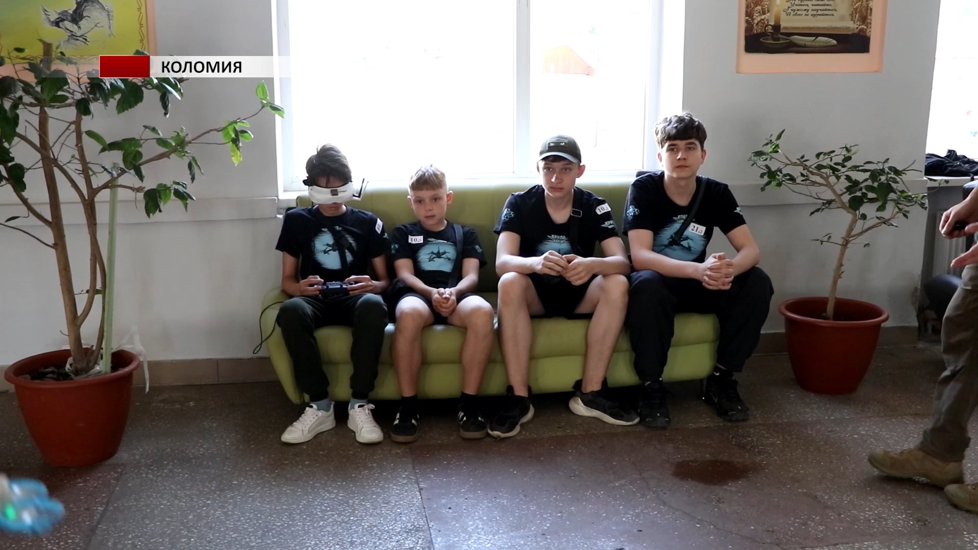 drony6 - У Коломийському ліцеї №5 відбулися змагання операторів дронів. Відео - rai.ua