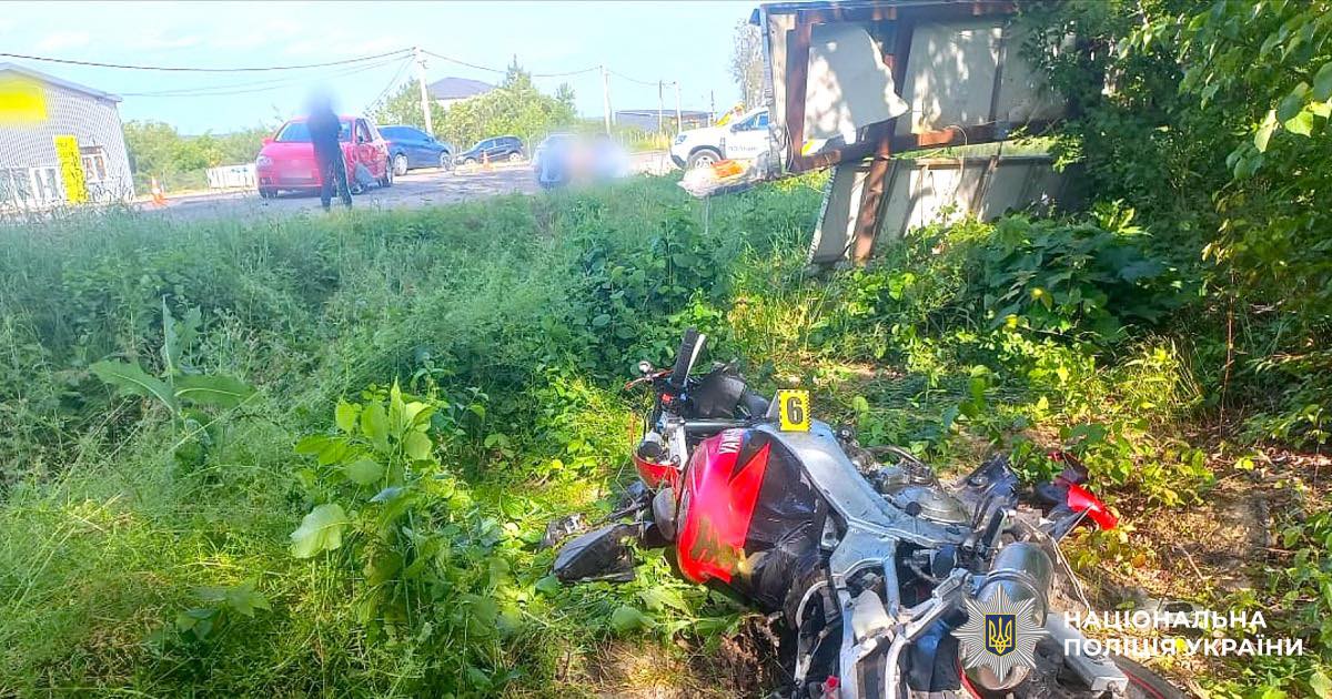 dtr2 1 - Одна особа загинула, двоє – отримали травми: на Прикарпатті трапились ДТП - rai.ua