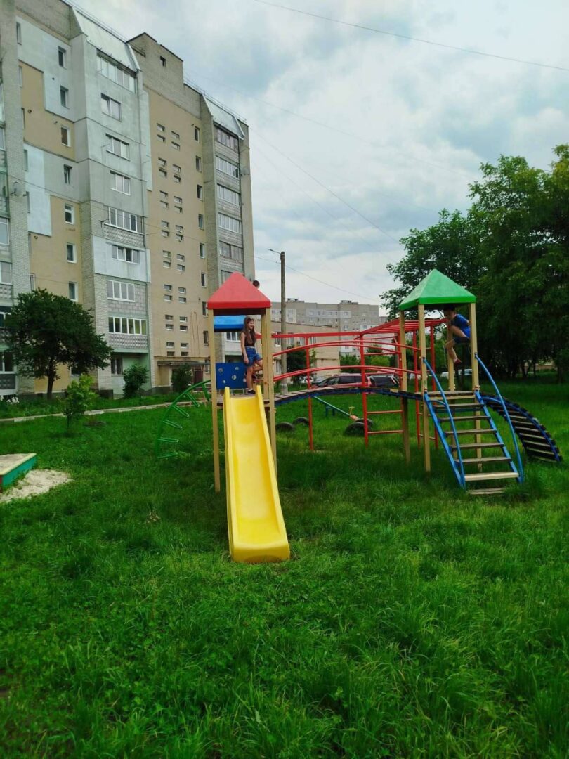 dyt3 - Дитячі майданчики в Калуській громаді ремонтують за графіком - rai.ua