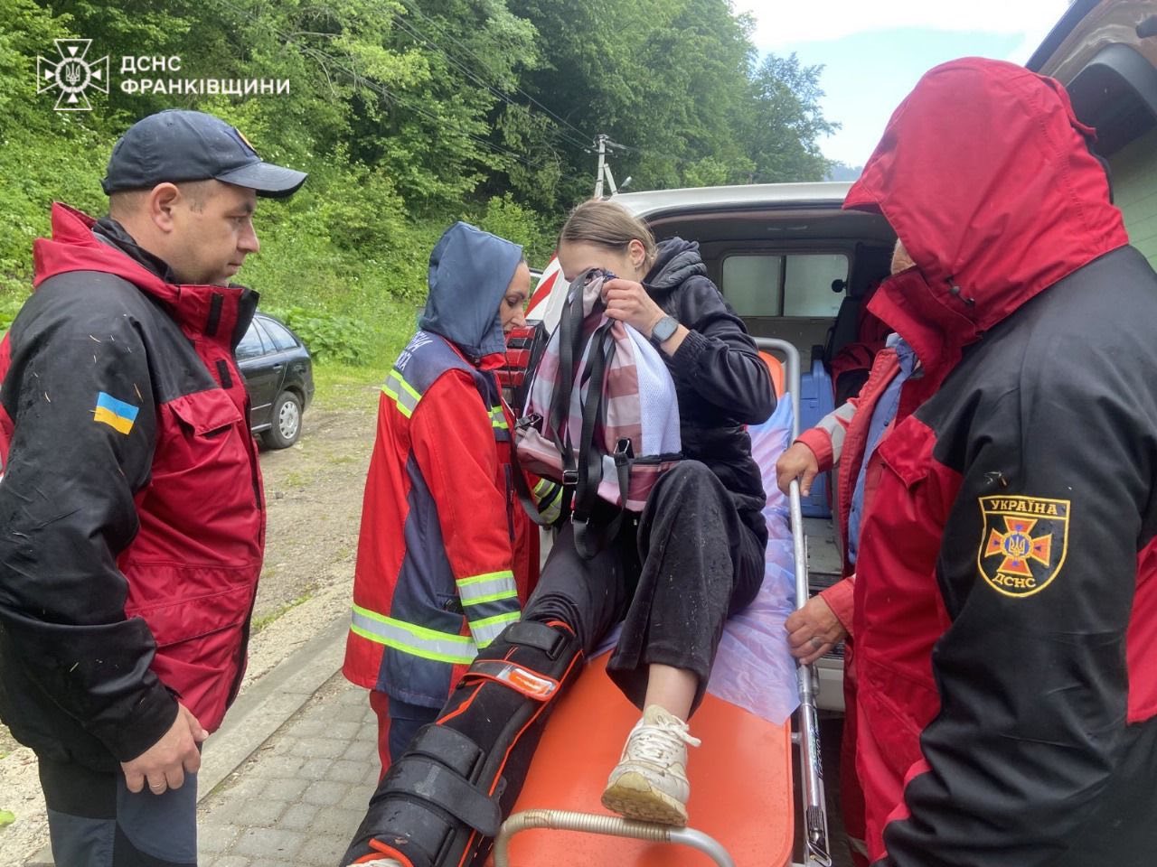 eks3 - Надвірнянський район: рятувальники надали допомогу травмованій туристці - rai.ua