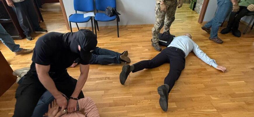 Хотіли переоформити 1500 земельних ділянок – повідомлено про підозру групі осіб