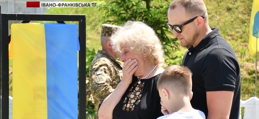 У Березівці відкрили меморіал трьом полеглим героям. Відео