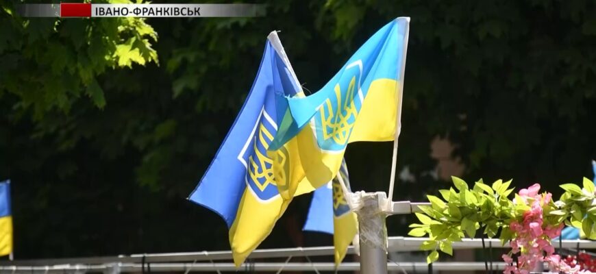 В Івано-Франківську тривають курси з вивчення української мови. Відео