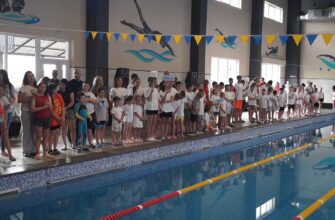 У Коломиї відбувся чемпіонат міста з плавання. Відео