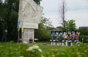У Старому Лисці висадили дуби пам’яті