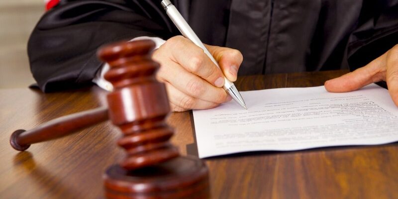 Прокуратура через суд стягує кошти за незаконні порубки дерев на Коломийщині