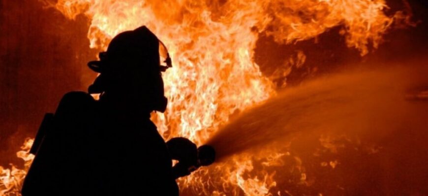 На пожежі в Івано-Франківську вогнеборці врятували чоловіка