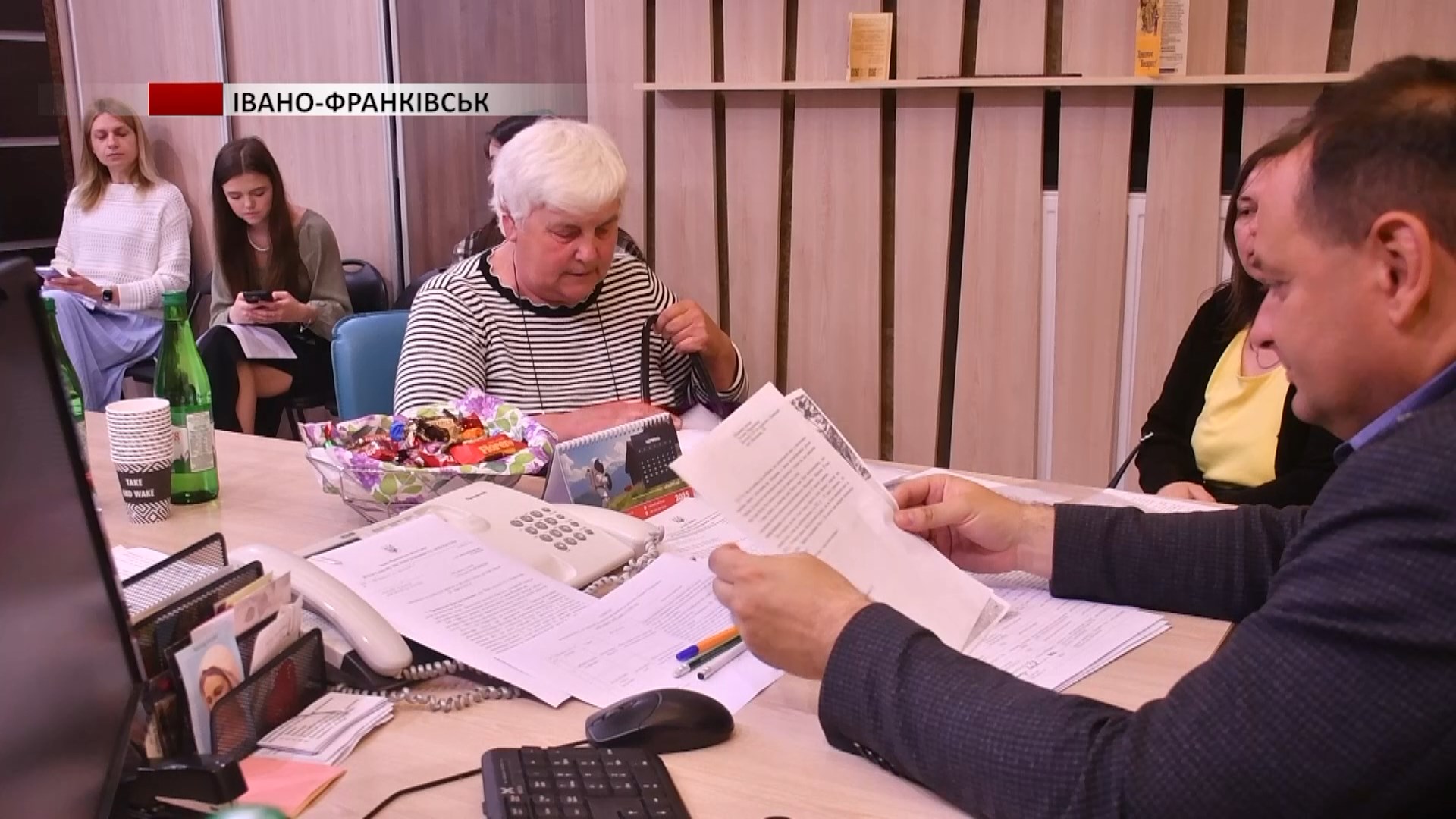pryio - Десятки звернень: Руслан Марцінків провів традиційний прийом громадян. Відео - rai.ua