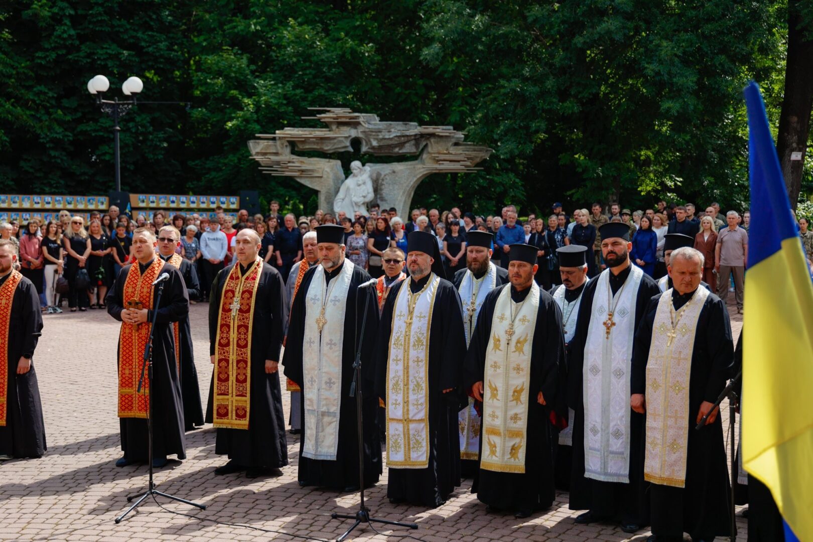 rl - На Прикарпатті пролунав Дзвін пам’яті - rai.ua