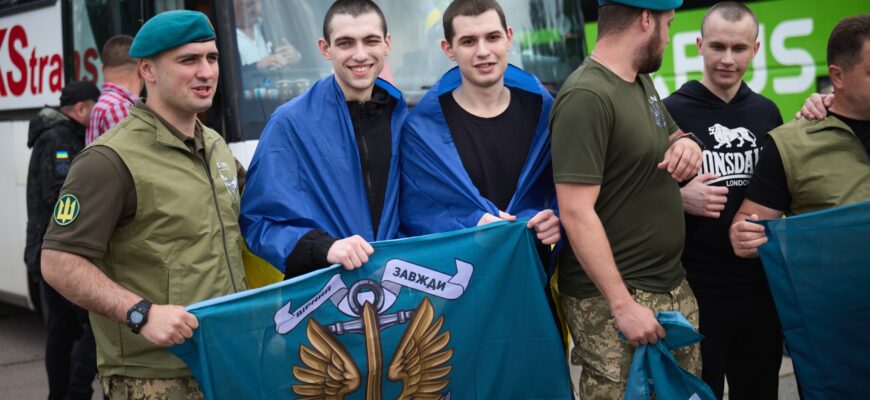 Зеленський: сьогодні вдома воїни нашої армії