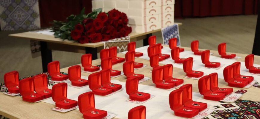 Діти Долинської та Перегінської громад отримали «Батьківське серце». Фото