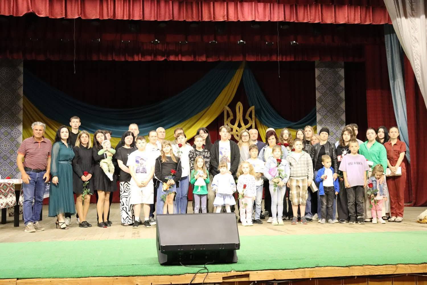 serts3 - Діти Долинської та Перегінської громад отримали оберіг «Батьківське серце». Фото - rai.ua