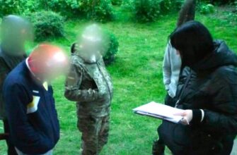 Заробляли на збуті «канабісу»: поліцейські взяли під варту наркоторговців