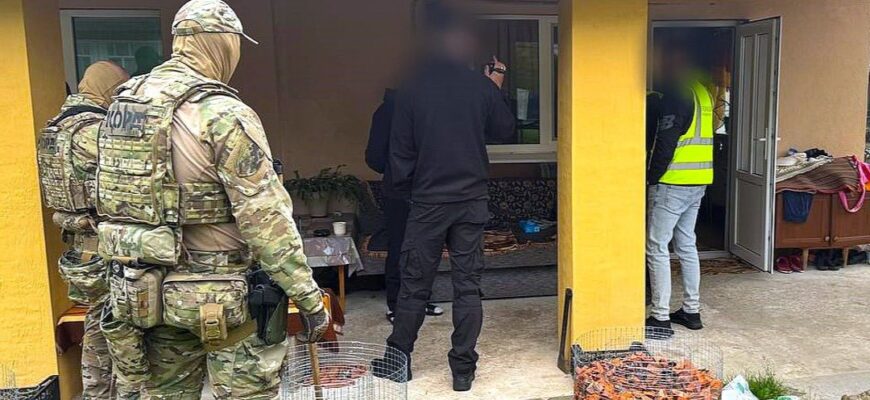 Збут наркотиків та незаконне позбавлення волі: поліцейські затримали злочинну групу