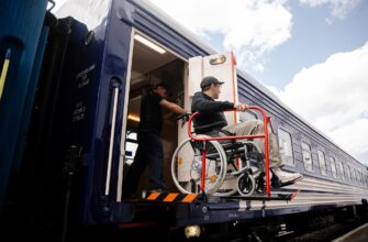 Укрзалізниця презентує перший безбар’єрний вагон