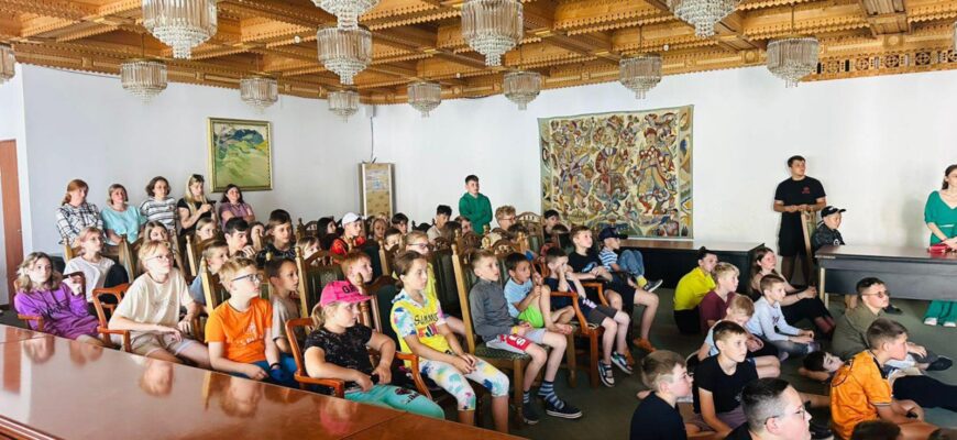 Прикарпатські поліцейські відвідали дитячий табір