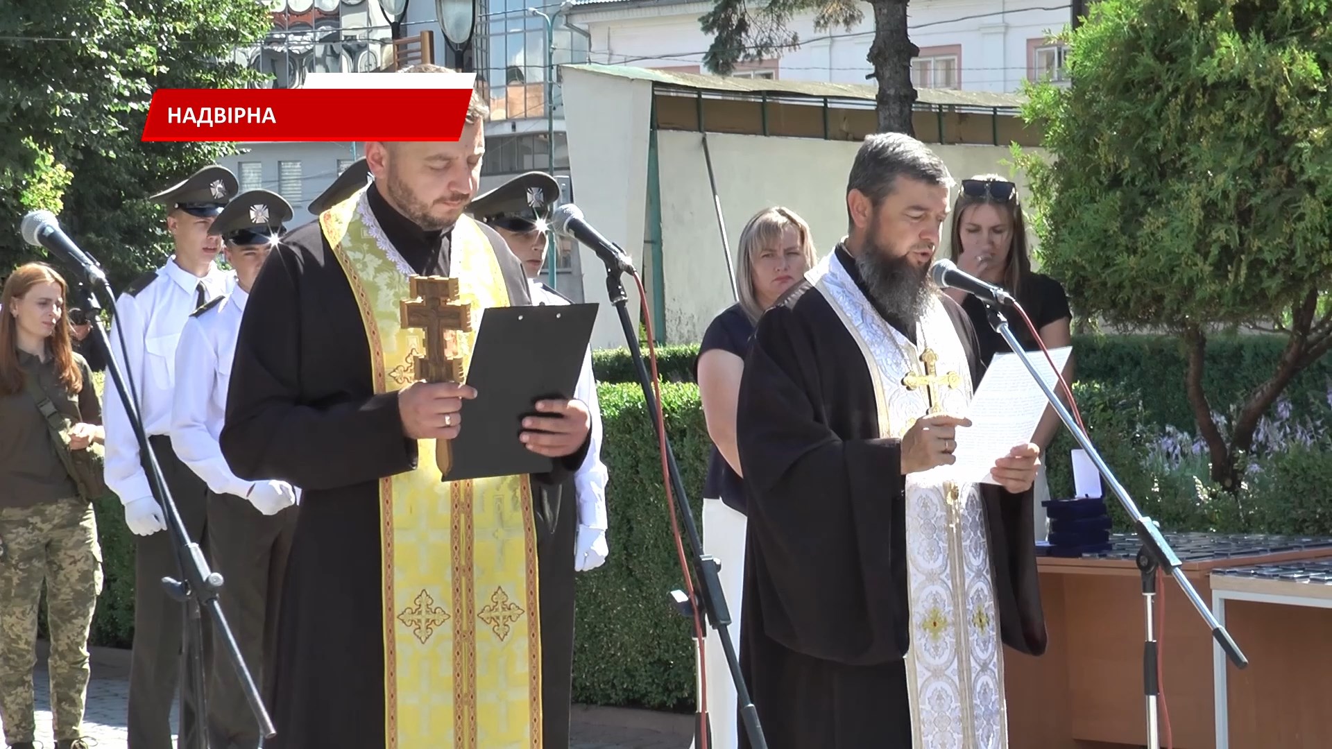 ea76 - У Надвірнянській громаді вшанували полеглих захисників. Відео - rai.ua