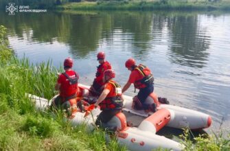 У Бурштині рятувальники вилучили з водойми тіло чоловіка