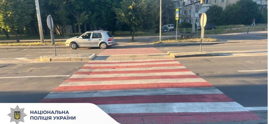 Поліцейські з’ясовують обставини ДТП, де травмовано 10-річного пішохода