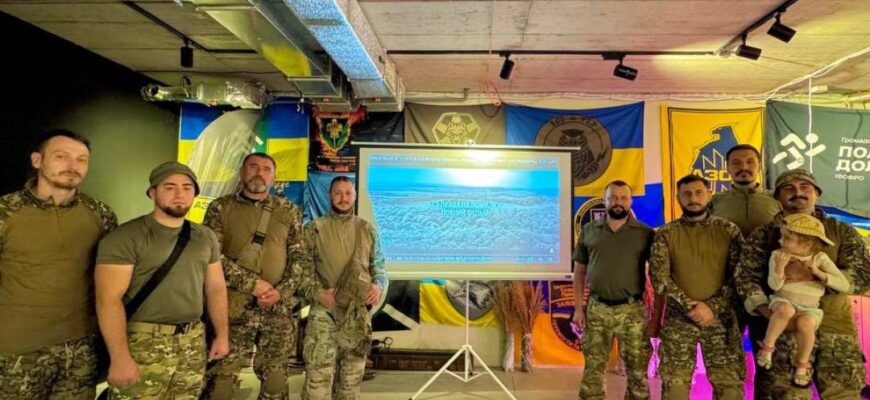 Поліцейські організували показ фільму про українських вибухотехніків