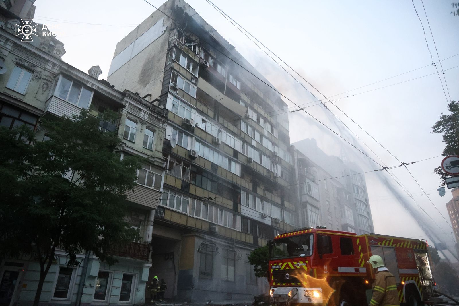 kyiv5 - Масована нічна російська атака на Київ: 2 загиблих та 13 поранених - rai.ua